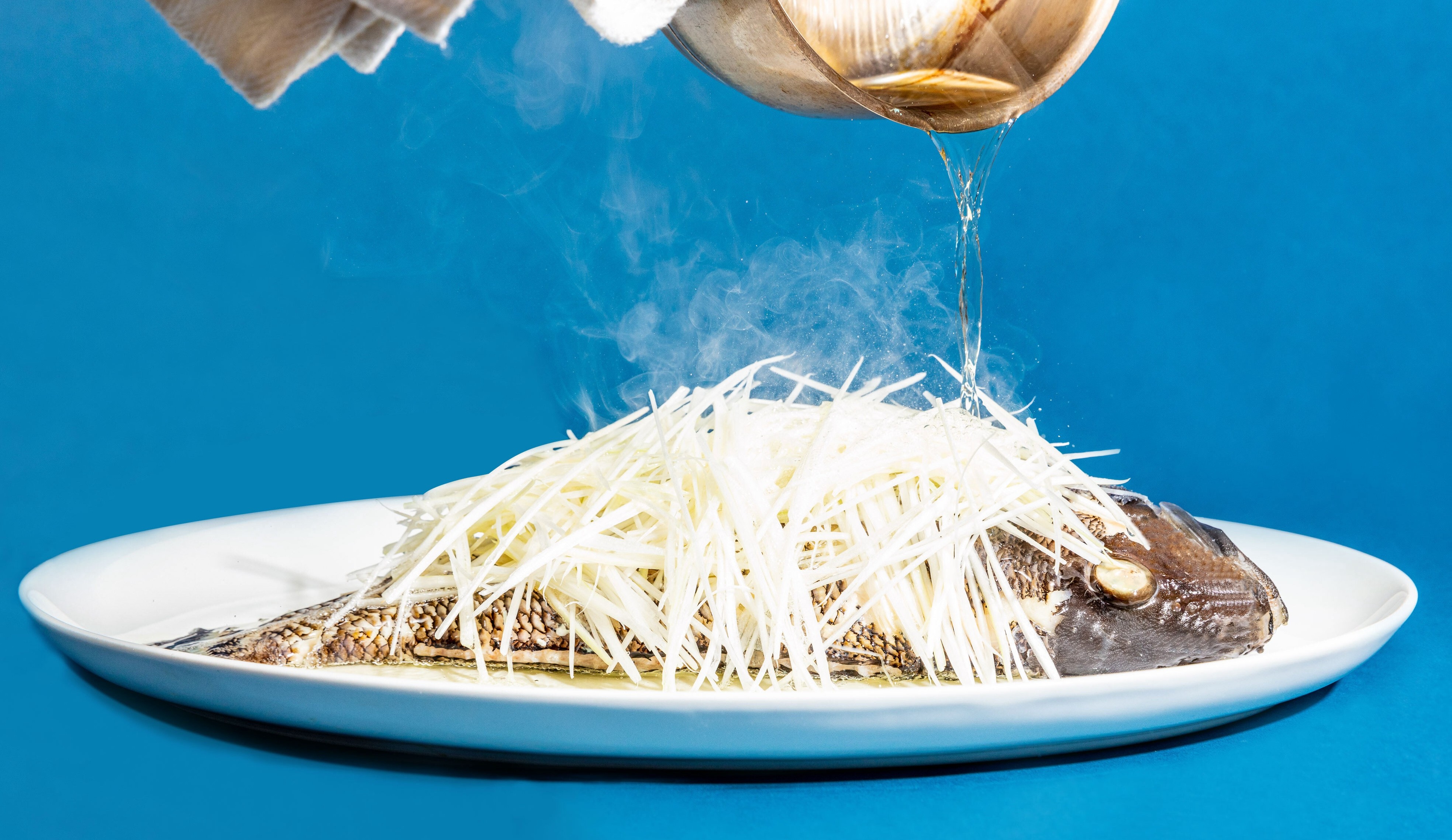 Precision Cantonese-Style Sizzling Steamed Fish