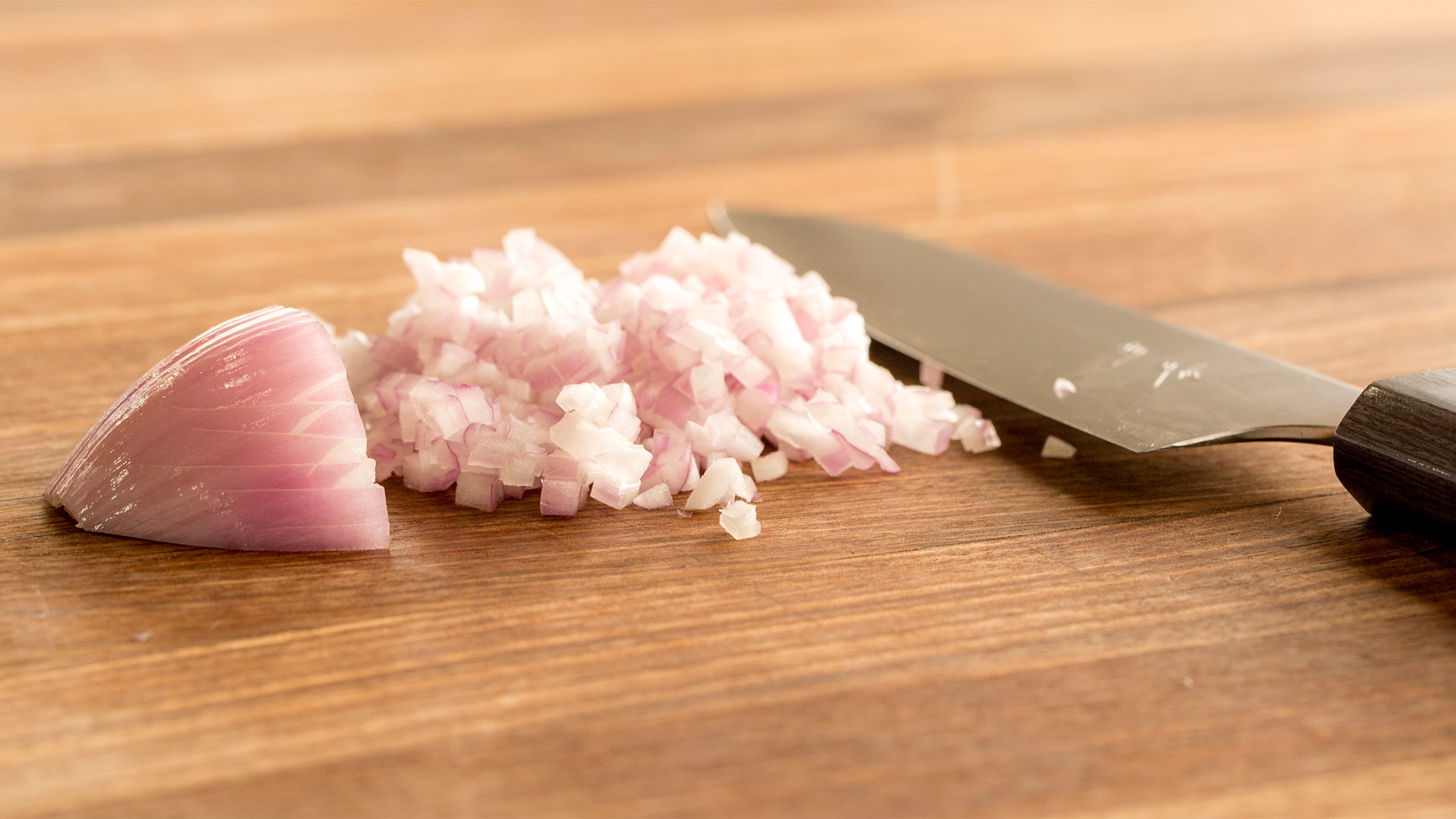 tips-tricks-how-to-mince-a-shallot__hero-image__46694d297c.jpg