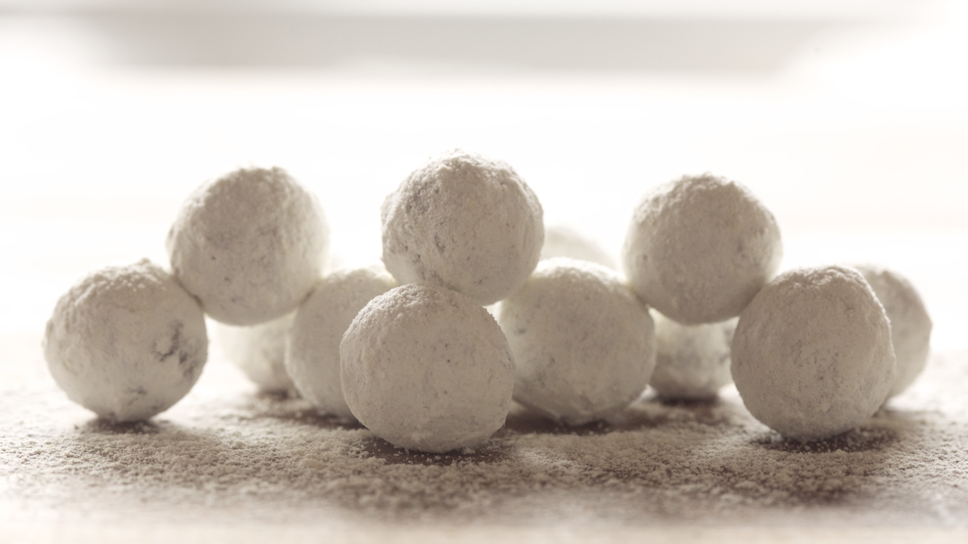 banana-bonbons__hero-image__f7370325c2.jpg