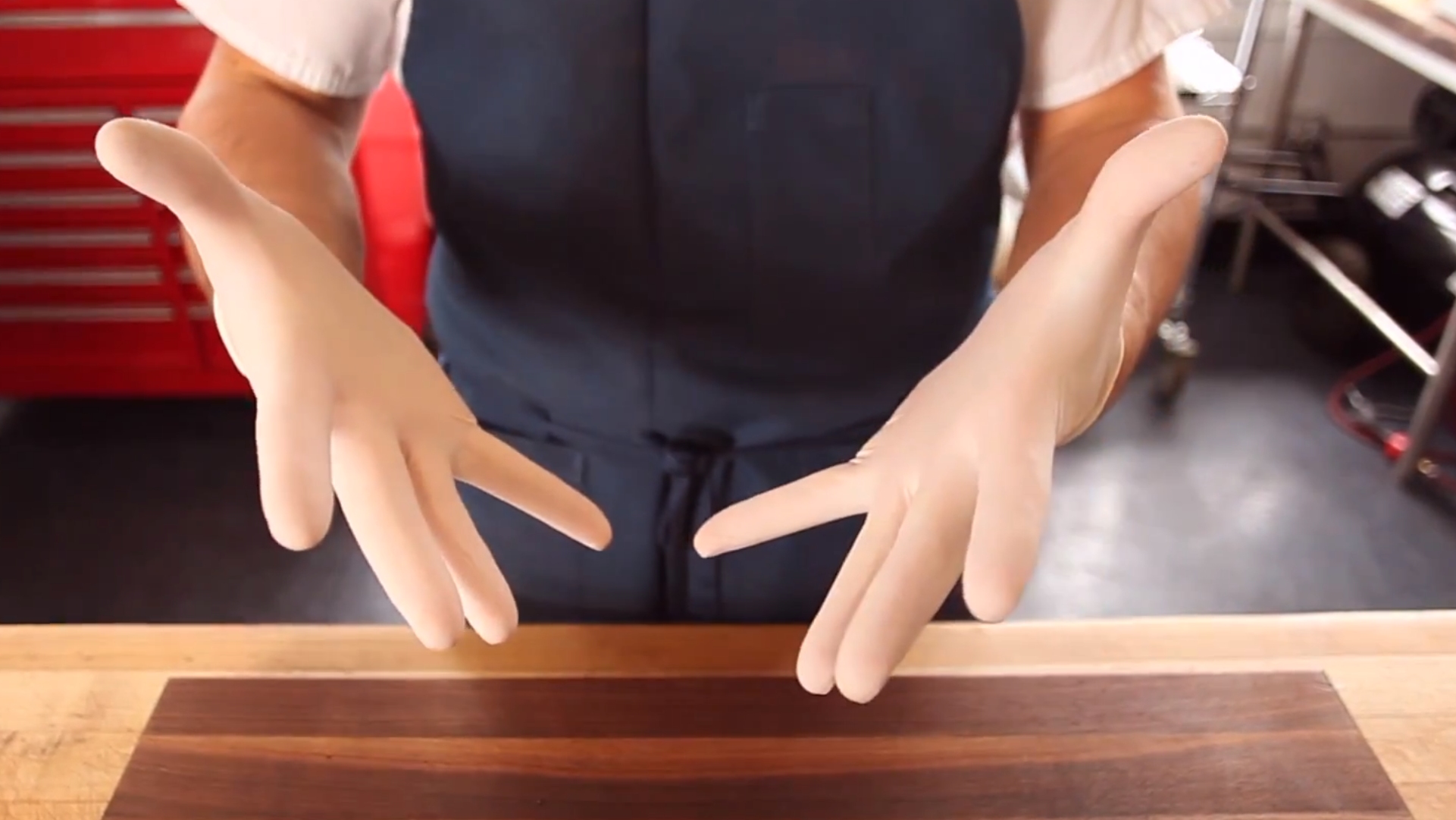 gloves-off-like-a-pro-chef__hero-image__44979cb4c8.png