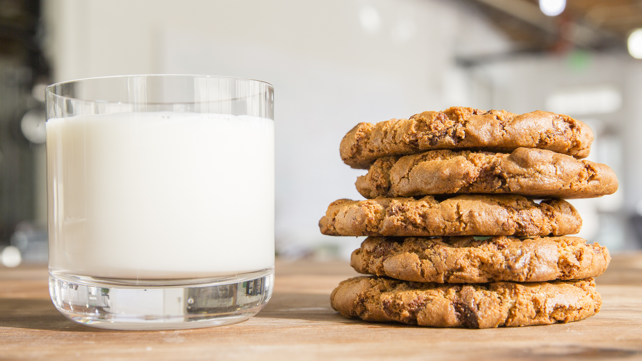 chocolate-chip-cookies__hero-image.jpg