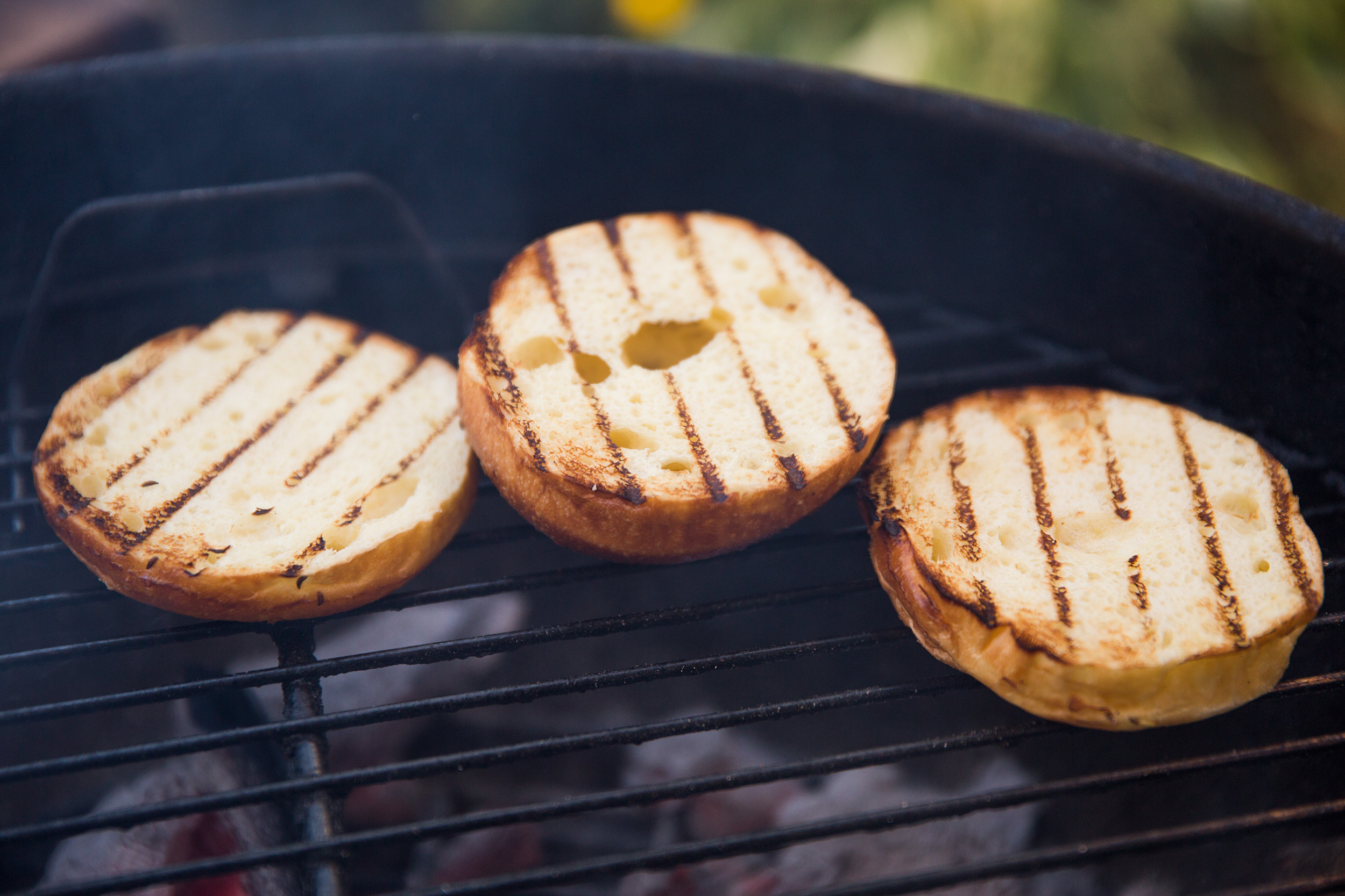 tips-tricks-toasting-buns-on-the-grill__hero-image.jpg