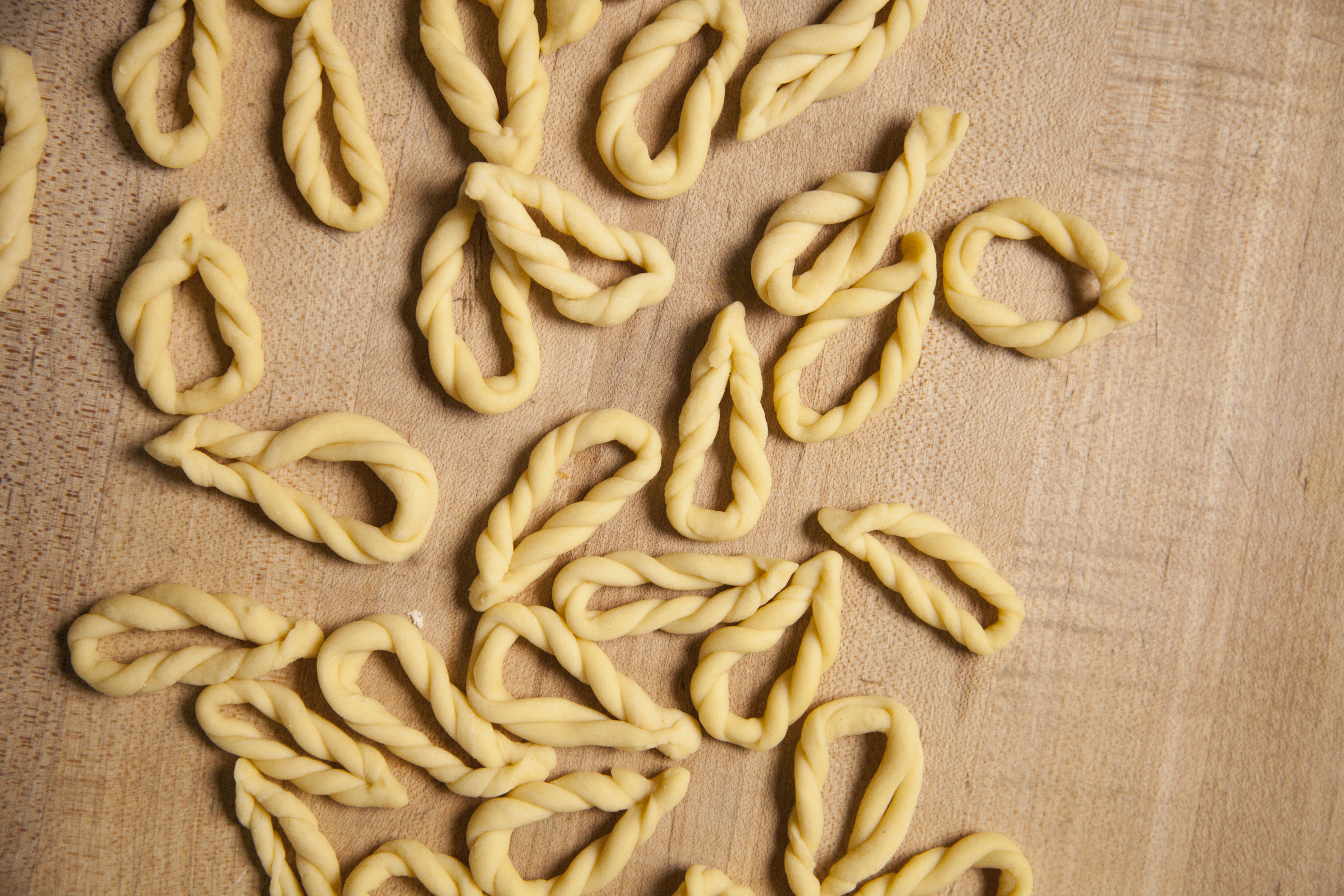 beautiful-braided-pasta-lorighittas-with-jason-stoneburner__hero-image.jpg