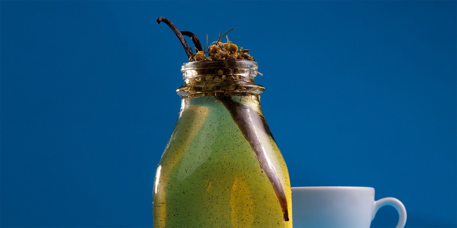 vanilla-chamomile-syrup__hero-image.jpg