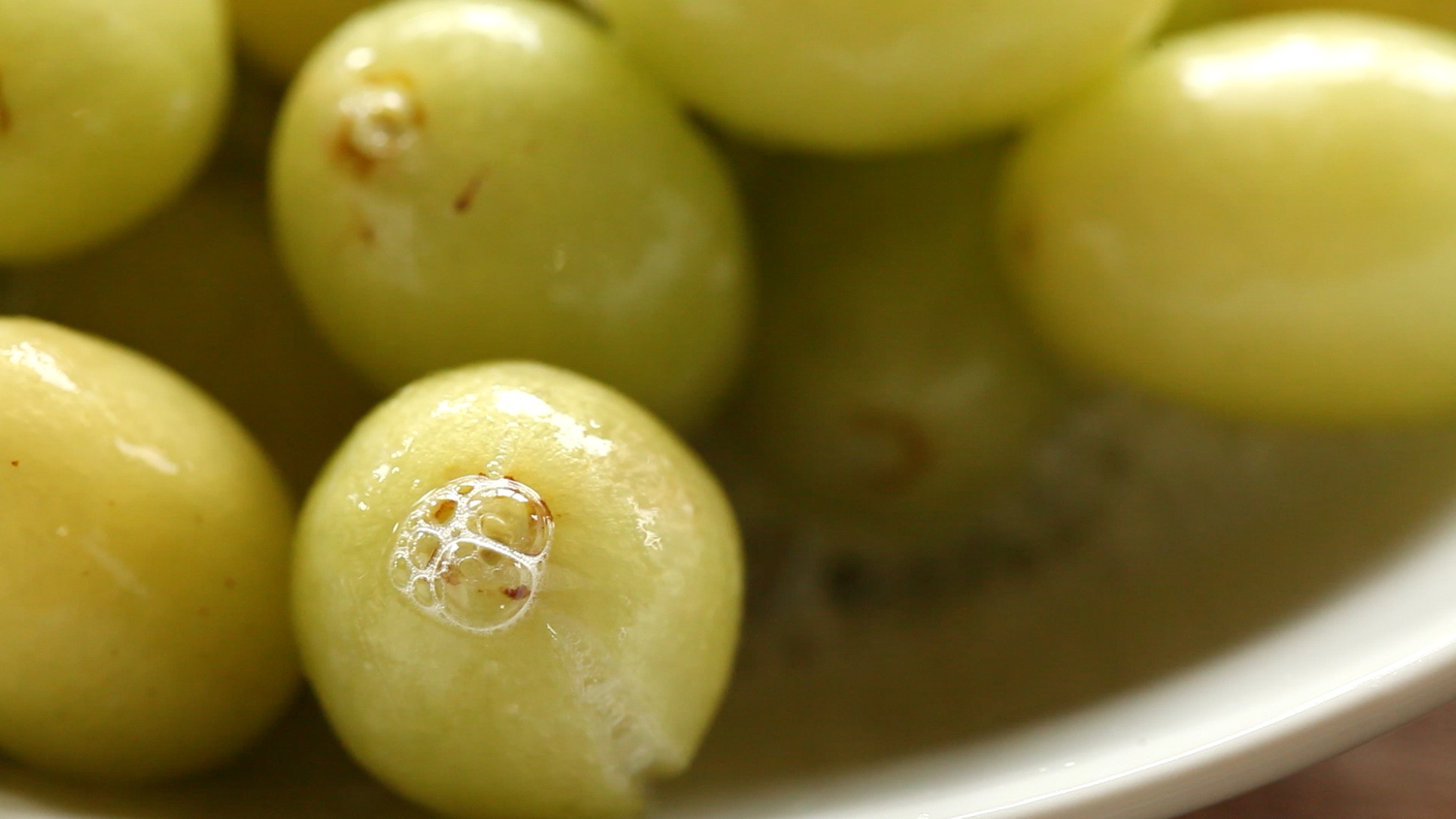 carbonated-fruit--2__hero-image__45b1039239.jpg