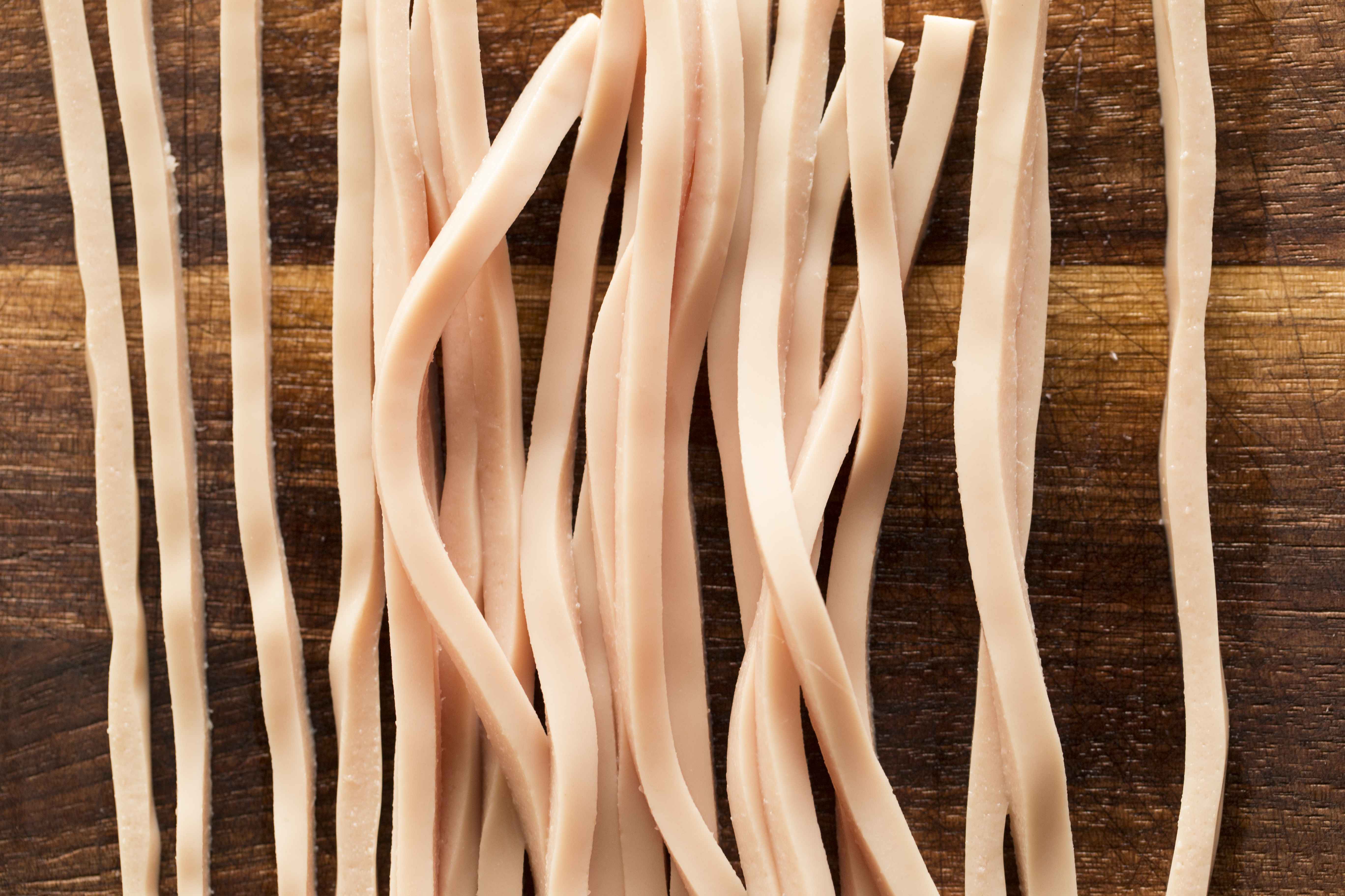 these-chicken-noodles-are-made-out-of-chicken-it-s-a-little-crazy-also-delicious__hero-image__955329e59b.jpg