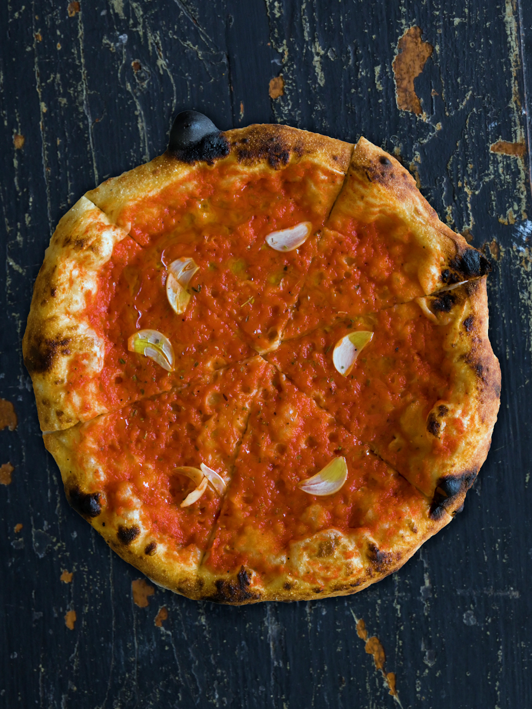 Marinara-Pizza im Neapolitanischen Stil