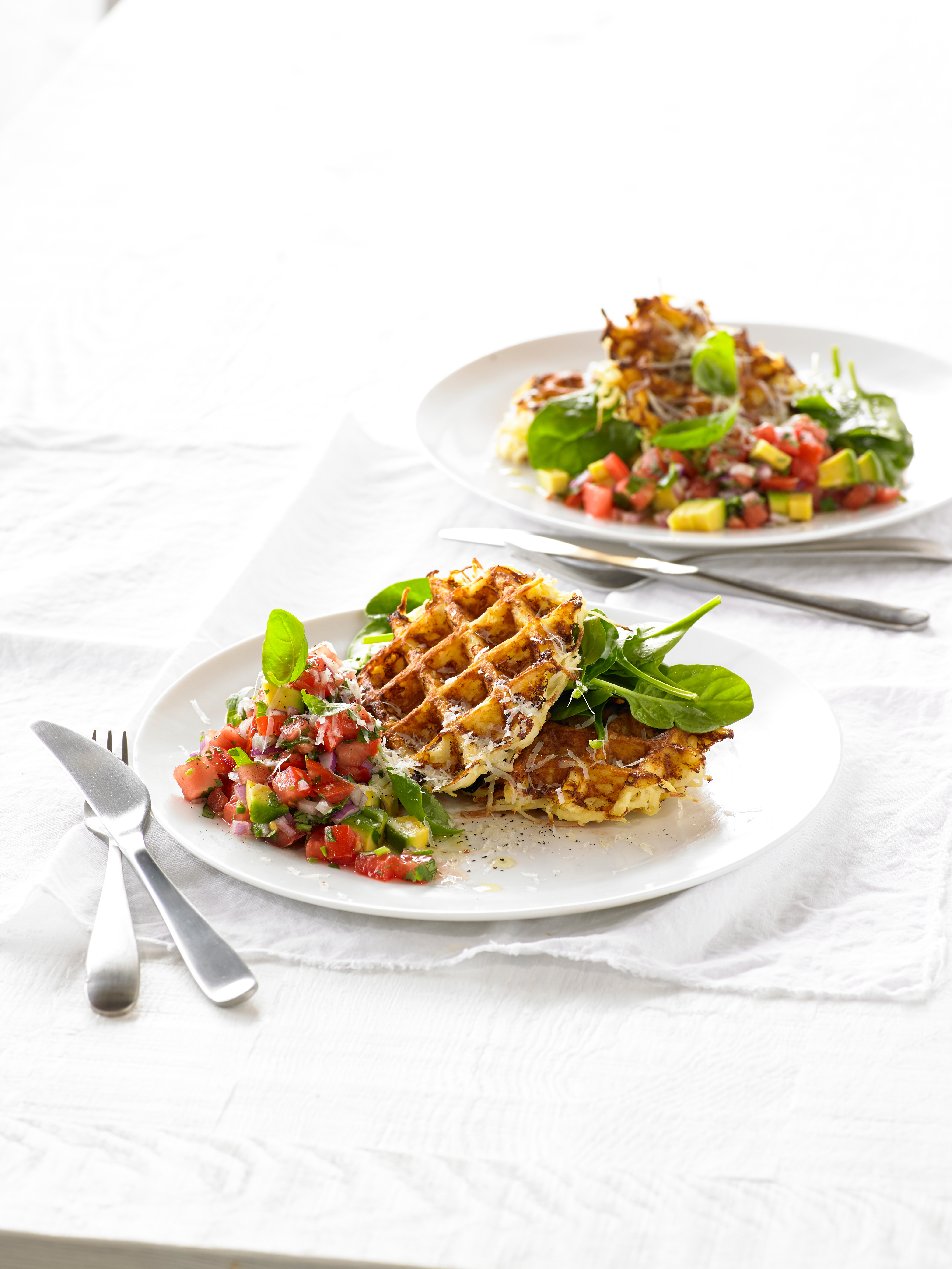 Kartoffelpuffer-Waffeln mit Tomatensalsa