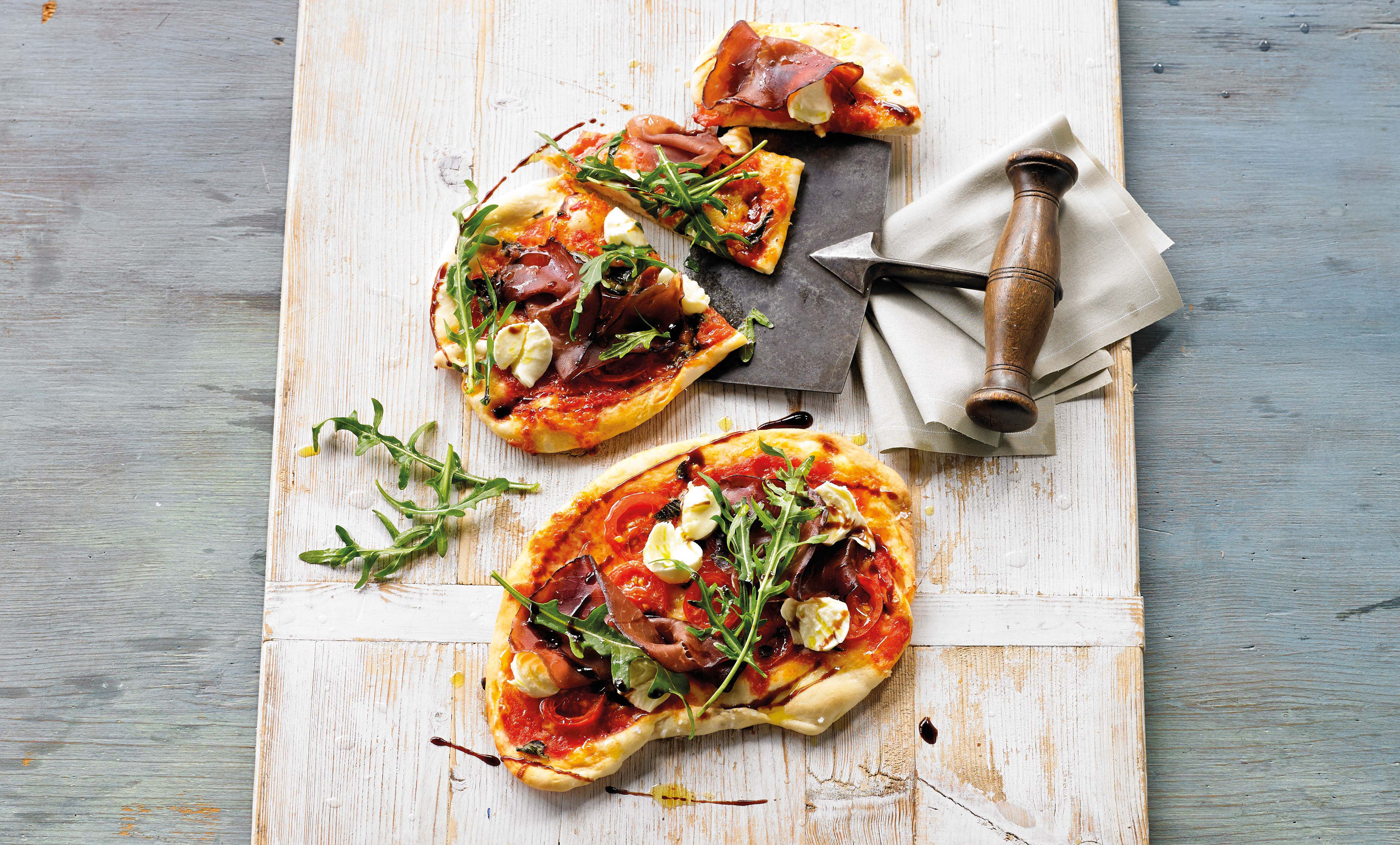 Bresaola and Bocconcini Pizza