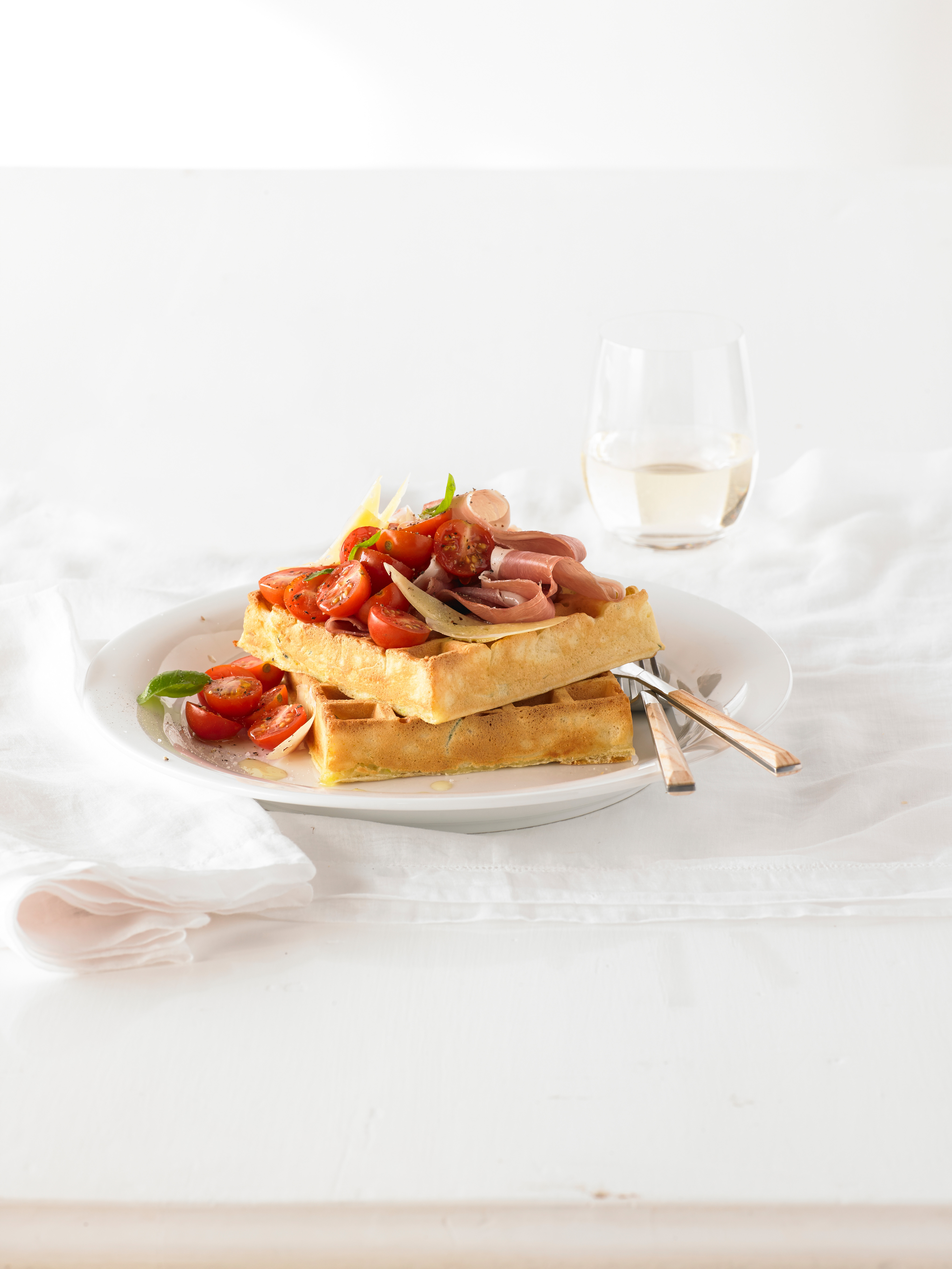 Zucchini-Prosciutto-Parmesan-Waffeln