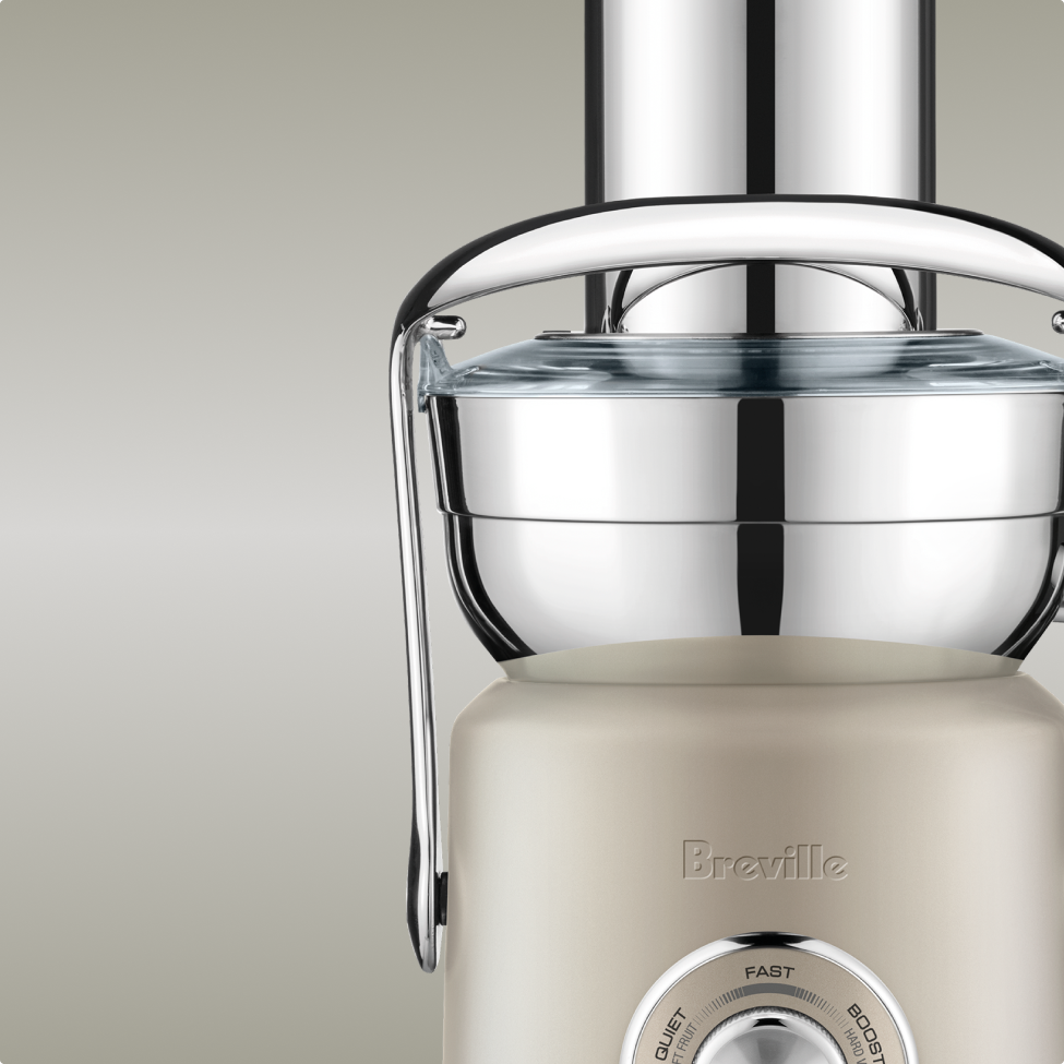 juicer in almond nougat finish