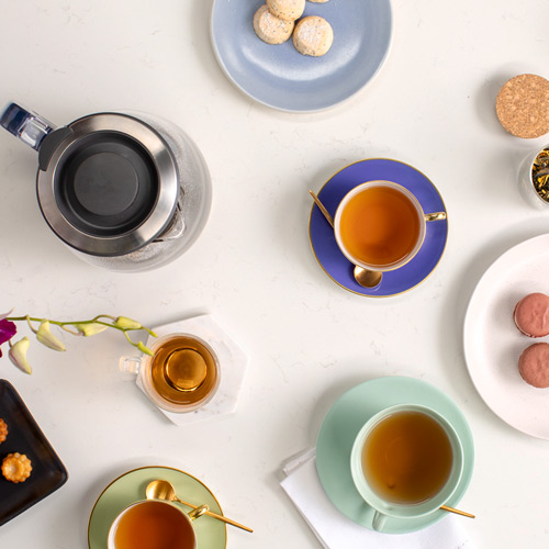 the Tea Maker™ Compact Caryer fumé CAPACITÉ COMPACTE